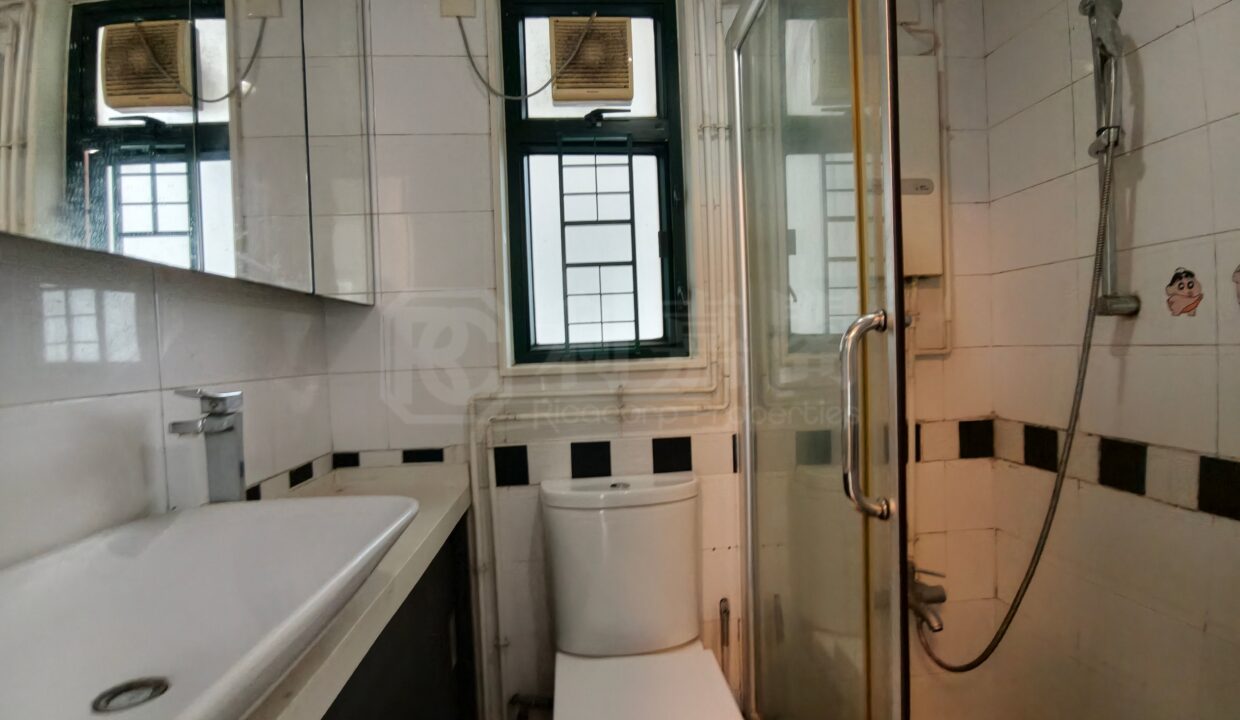 e083e36b-e695-4e31-b583-4a7a6ae8e3bc-1.jpeg