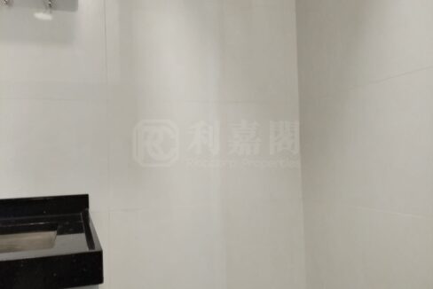 eed74d68-e7ae-4e8e-979d-96a34f9806f5.jpeg