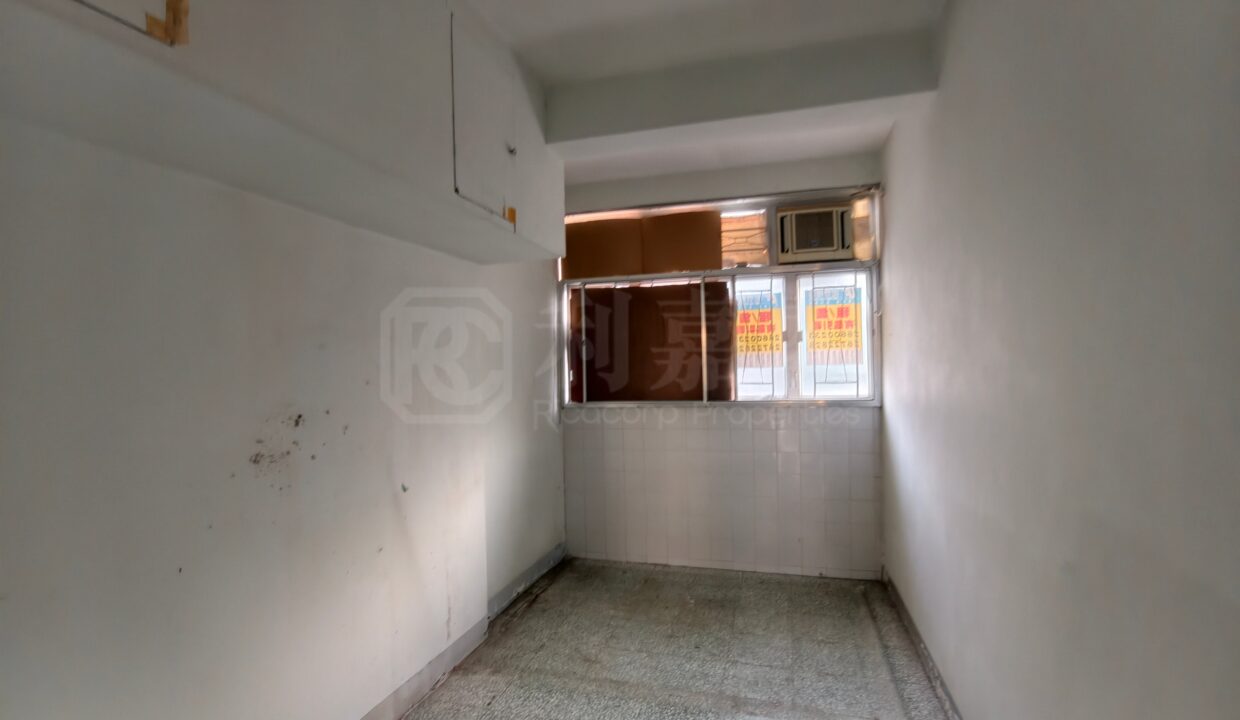 ec25e382-bb5a-45dc-8c84-697b1216b28d.jpeg