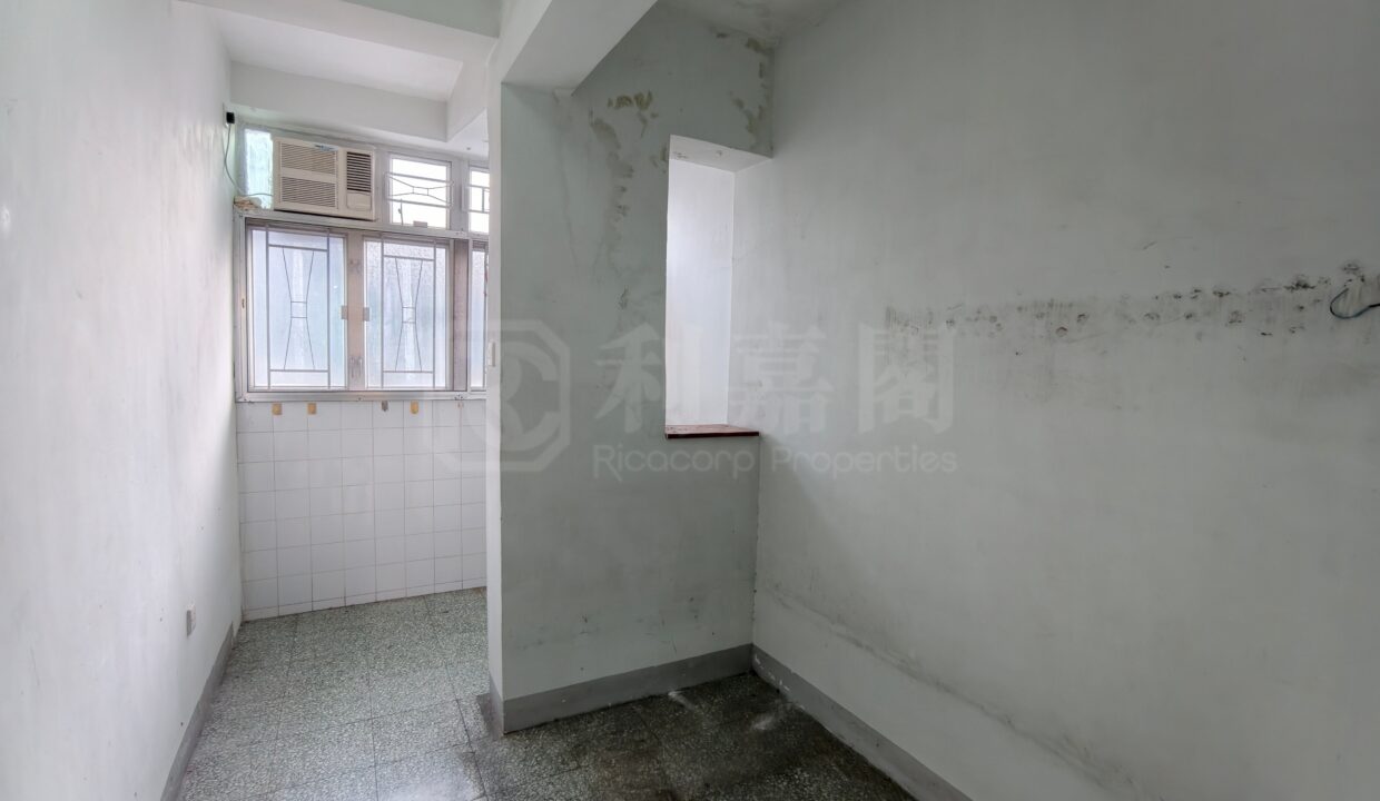 ff0aa4ad-eb43-46e2-8eb8-e17982455d42.jpeg