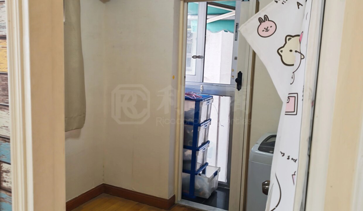 14209493-ab3f-4c5a-bacb-bbbe2c4d7f31.jpeg