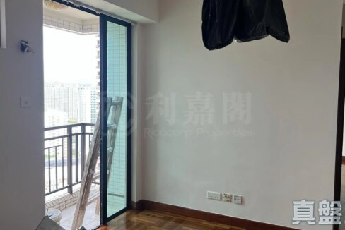 a3ec57ad-3d21-40a4-9a8d-40abf0b93102.jpeg
