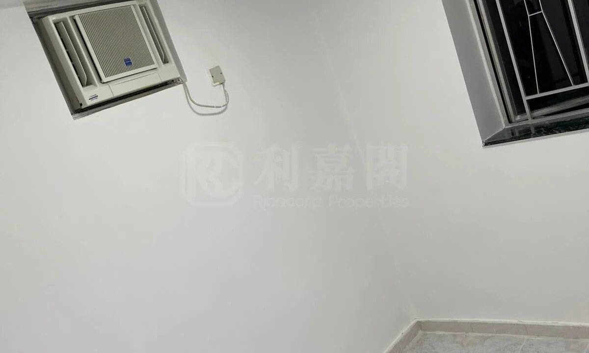 b7c1d1b2-9801-48a6-8776-4f4ef842cbef.jpeg