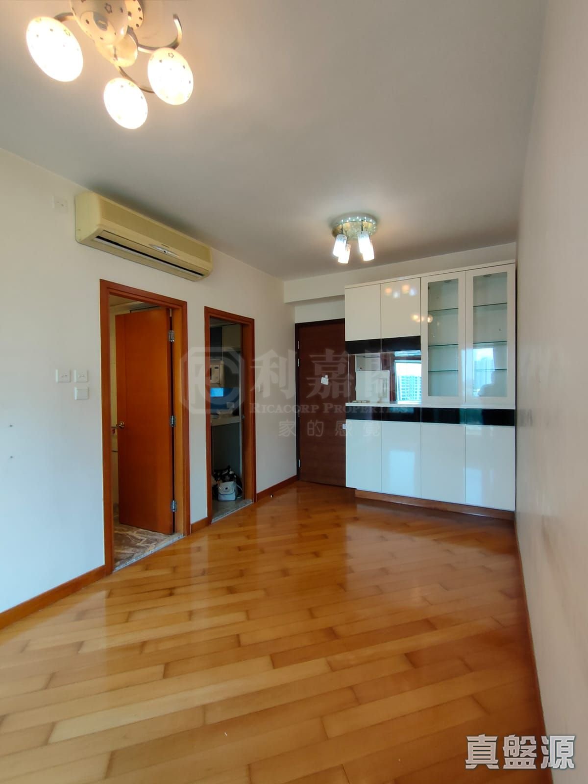 皇府山 1座高層 H室