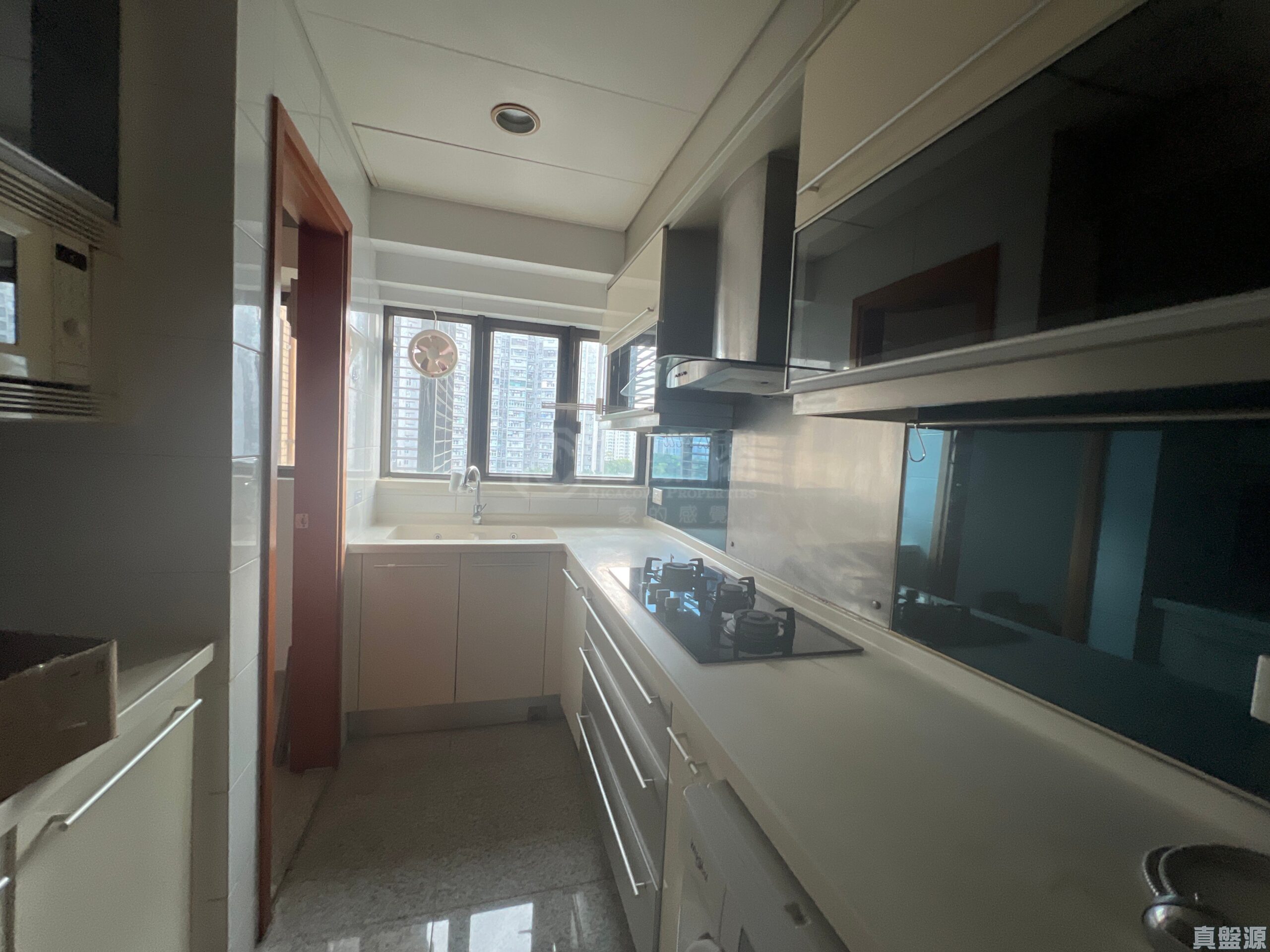 皇府山 8座 – 曉峰中層 B室