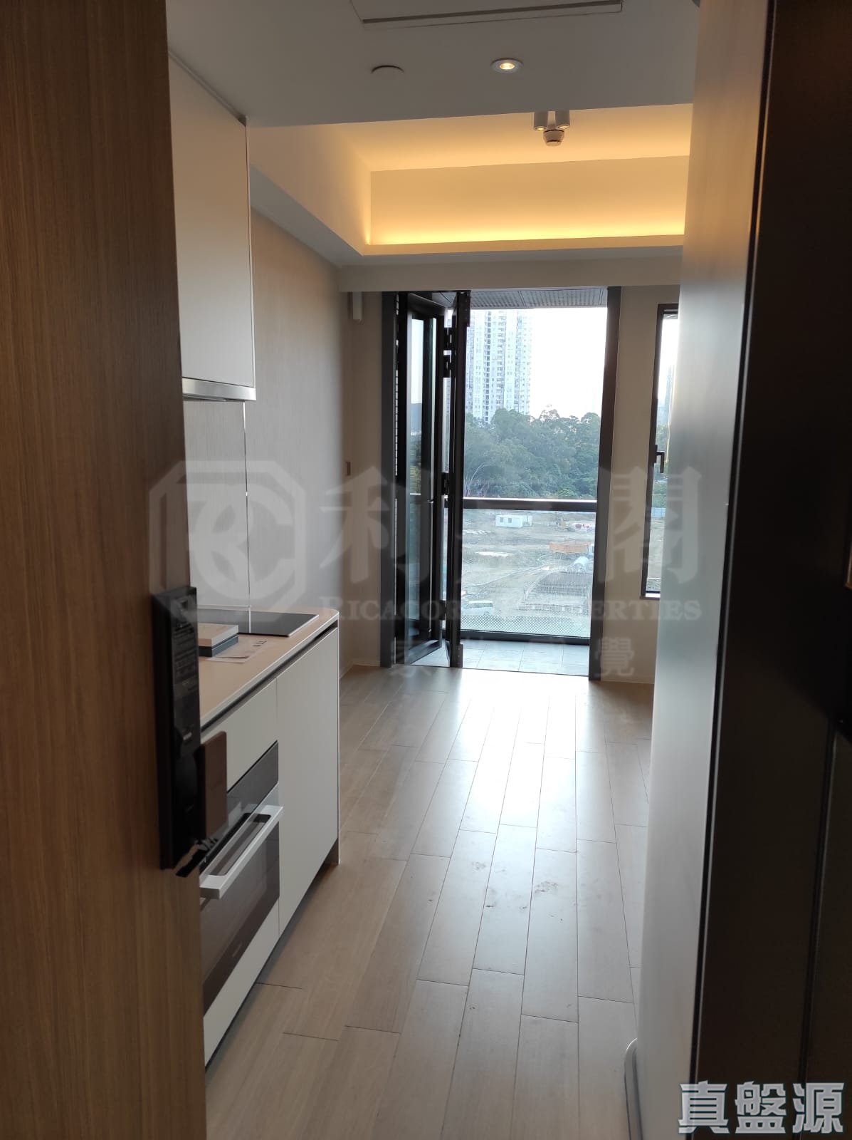 ONE INNOVALE 1期 A座中層 6室