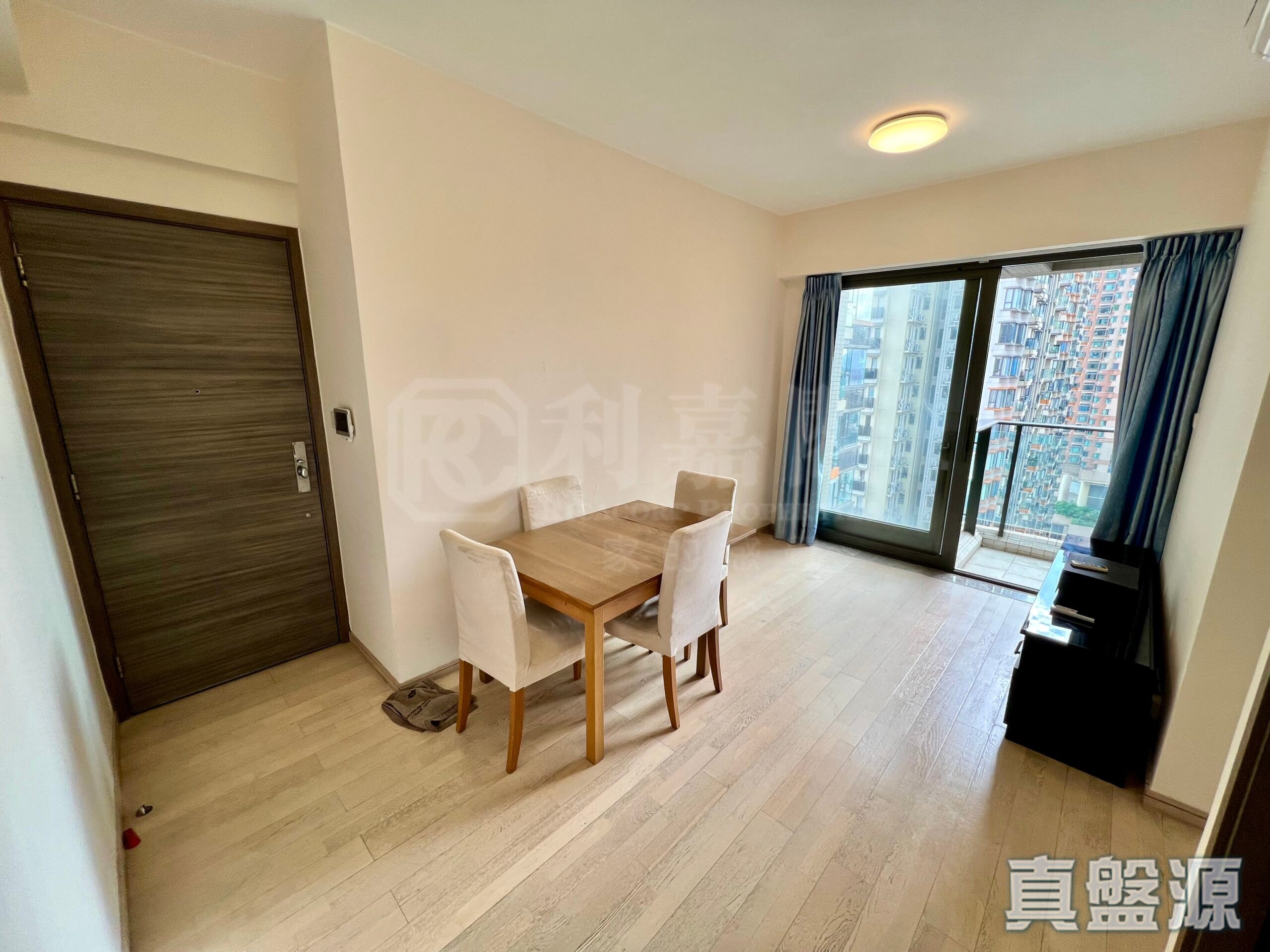 逸峯 1座高層 D室