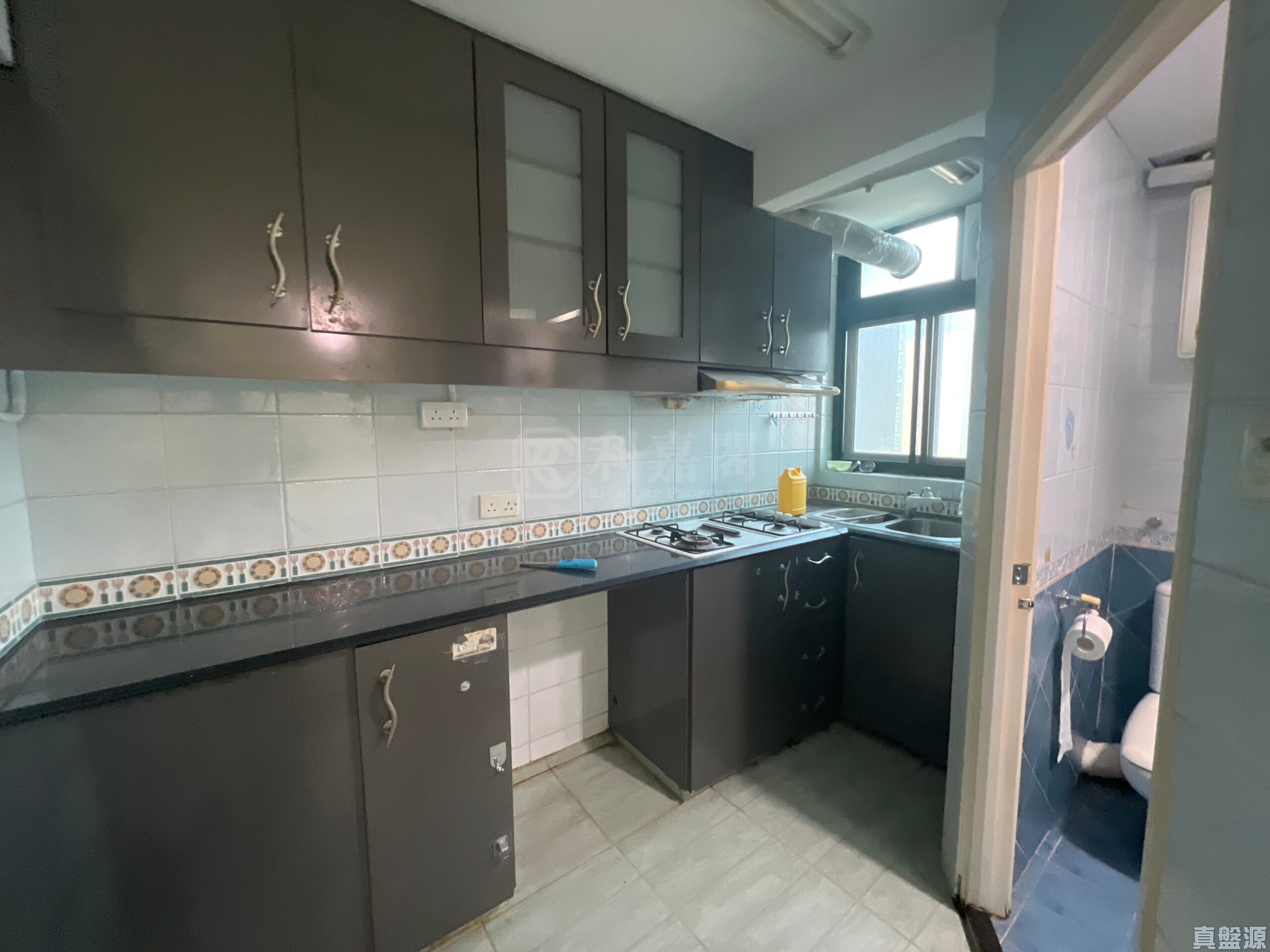 安盛苑高層 6室