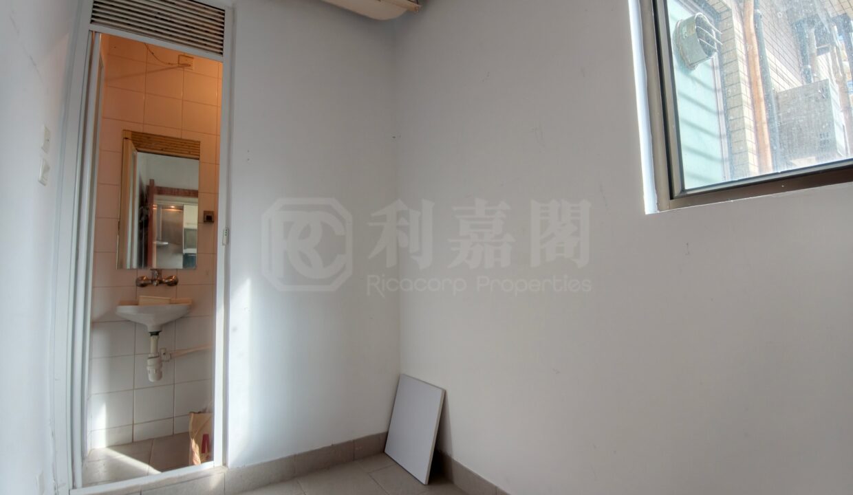 017f2ad2-a2b7-4278-ad9d-80bdaf830bac-1.jpeg