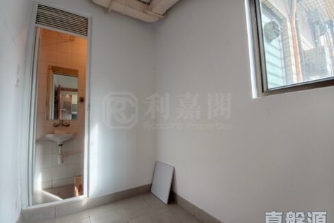 017f2ad2-a2b7-4278-ad9d-80bdaf830bac-1.jpeg