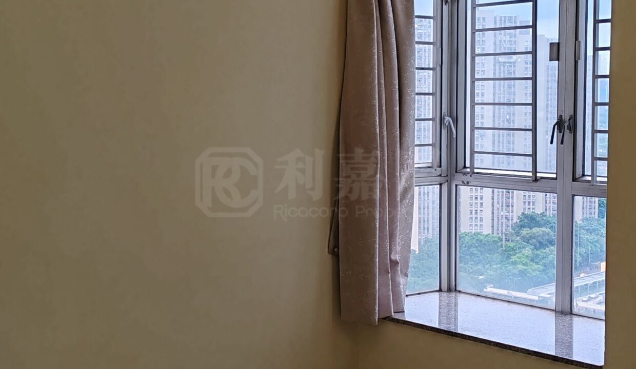 0a0338e6-9c1d-463b-8f33-f2c6c220803f-1.jpeg