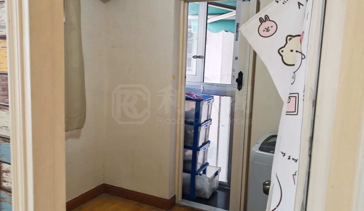 14209493-ab3f-4c5a-bacb-bbbe2c4d7f31.jpeg