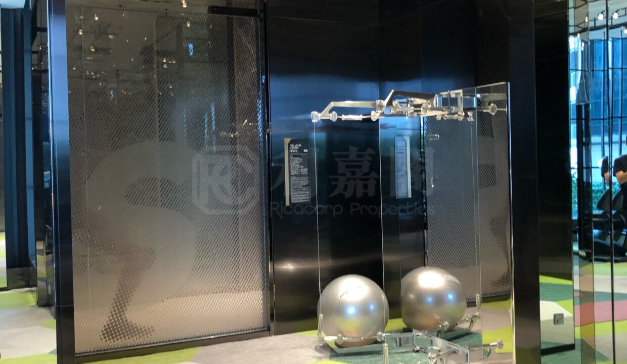2e5d4ac0-9dd3-4993-a85d-16bb879066f7.jpeg