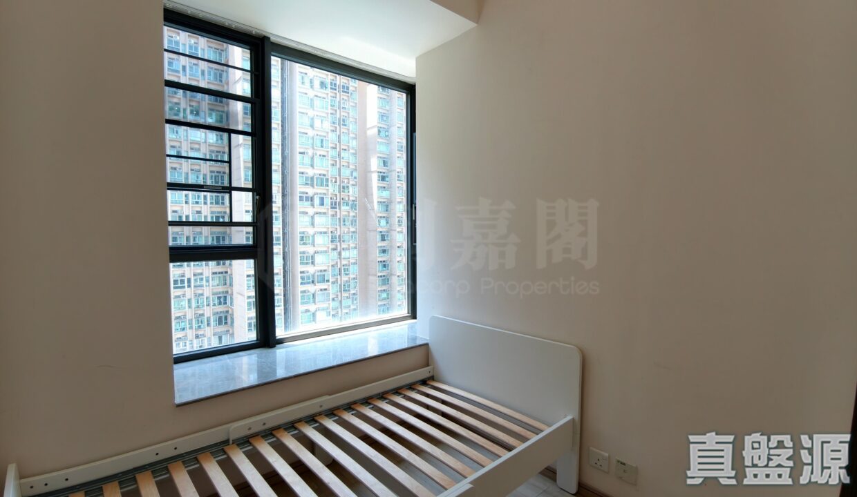 aec32099-eea1-420b-8b1d-8dd8e483a6e7.jpeg
