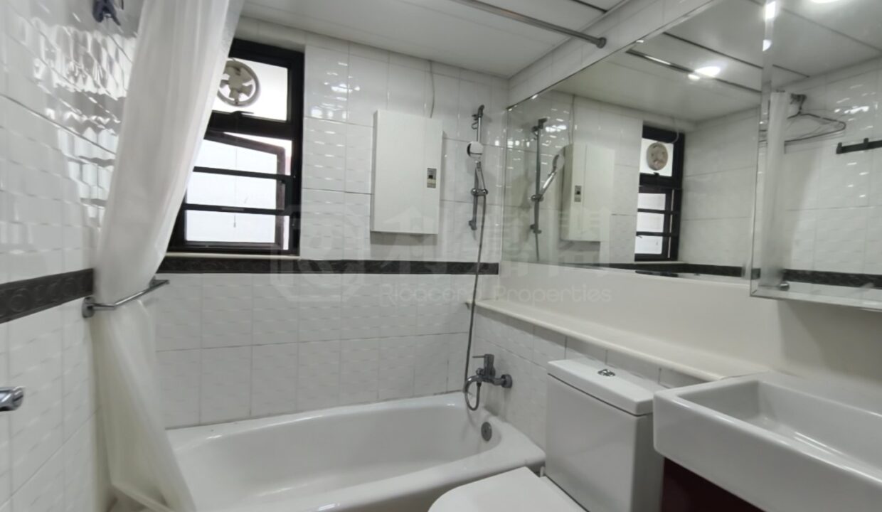 e52422ef-7ea1-4e41-a14a-85f083d28611-1.jpeg