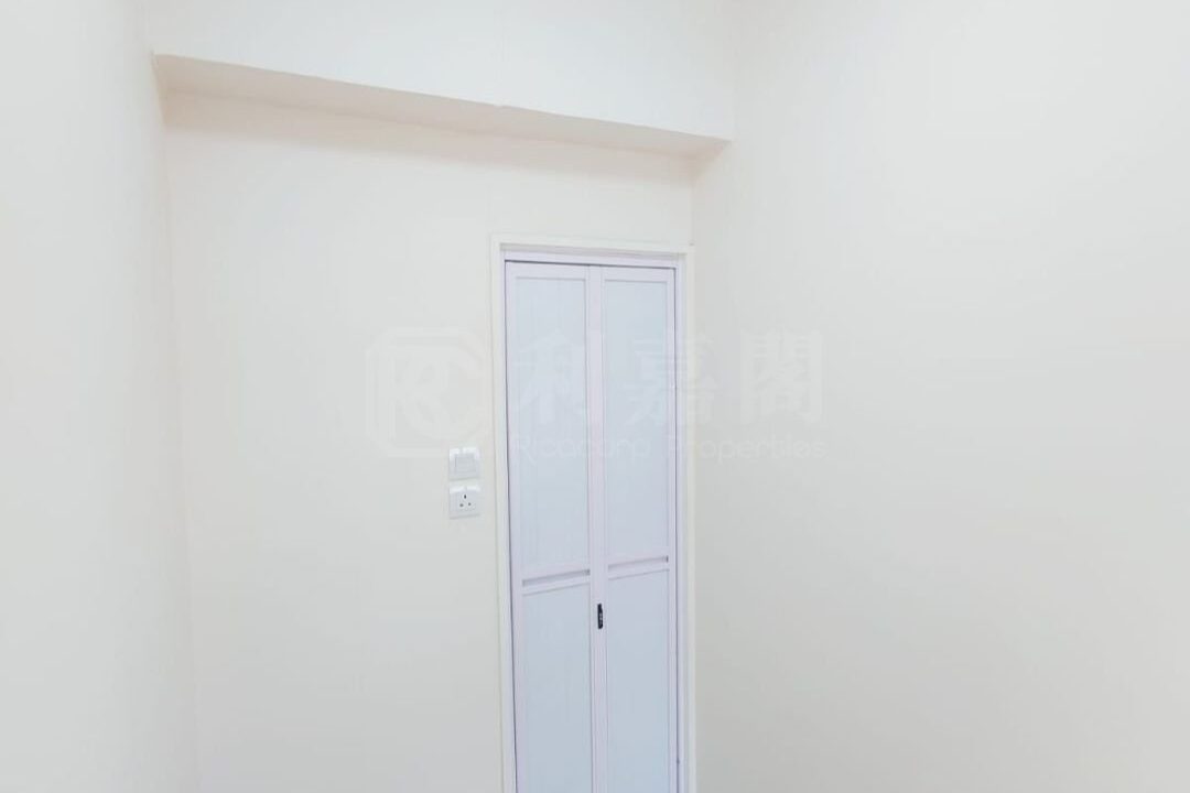 e800bbfe-ec13-464d-8593-58c6e29b3739.jpeg