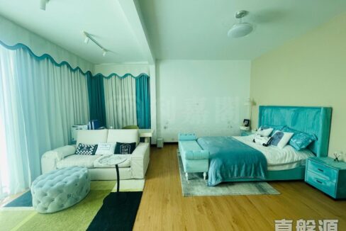 e9070cf9-8a6f-406d-b343-c2deeec4e915-1.jpeg